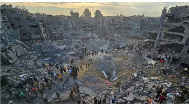 عضو البرلمان الأوروبي ميك والاس: النظام الشمولي الأمريكي متواطئ بقتل أطفال ونساء غزة (فيديو)