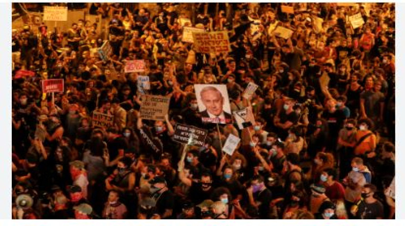 مظاهرات أمام منازل 18 وزيرا وعضو كنيست تطالب بإسقاط نتنياهو