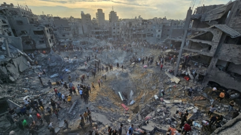 الاحتلال يدمر مئات المنازل وسط رفح والقسام تعلن استهداف آلية إسرائيلية