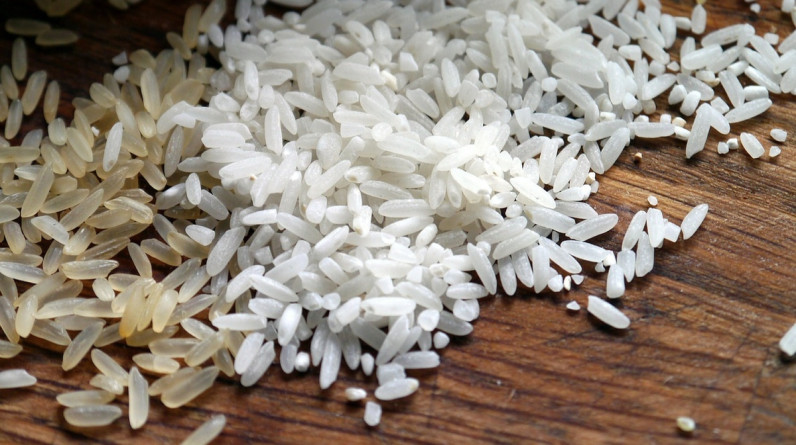 منها الأرز الأبيض.. أطعمة بيضاء علينا تجنبها وماذا نأكل بدلاً عنها؟