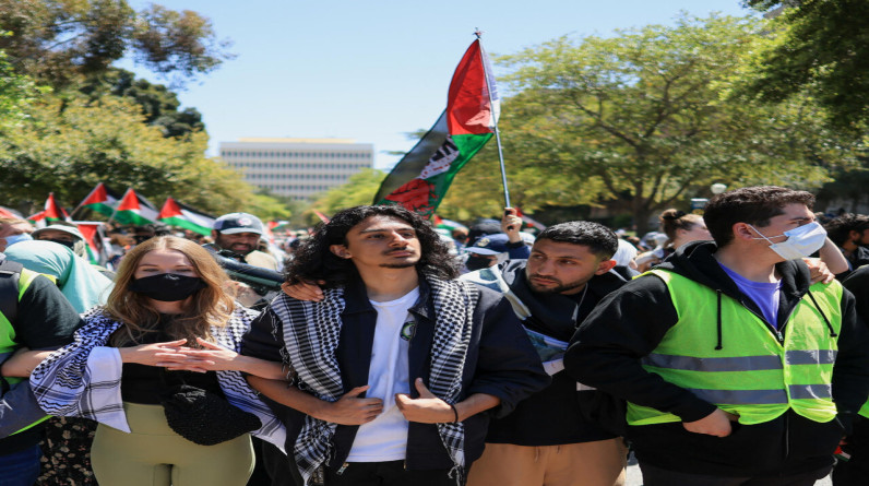 إعلام أمريكي: جامعات خضعت لمطالب الطلبة المعتصمين الداعمين لفلسطين