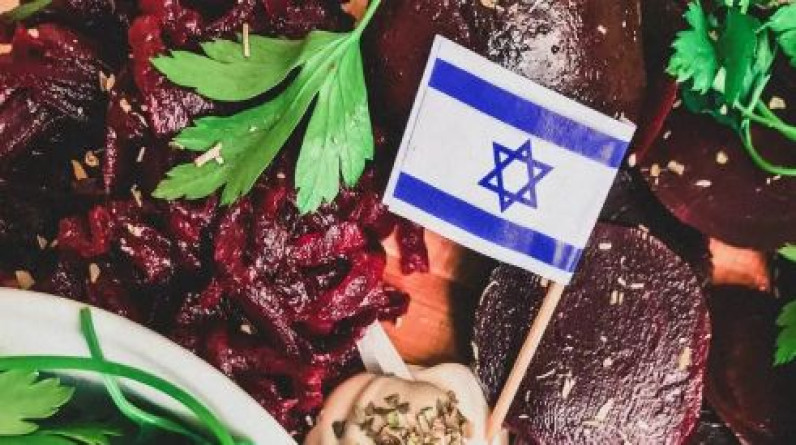 البامية المصرية والتمر الإماراتى ..تحقيق يكشف شركات عربية تصدر الأطعمة  إلى الاحتلال الإسرائيلي